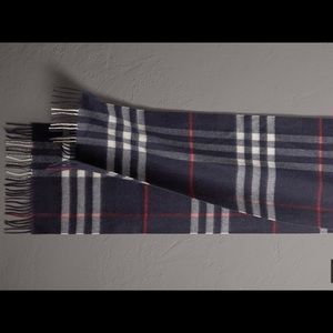 🧣Burberry Cashmere Scarf🧣